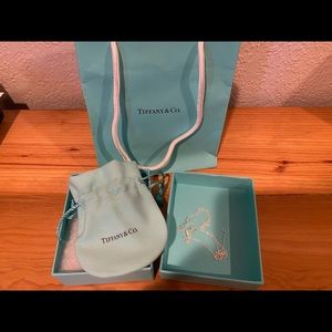 Tiffany infinity necklace silver